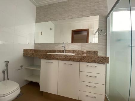 EXCELENTE APARTAMENTO CENTRAL