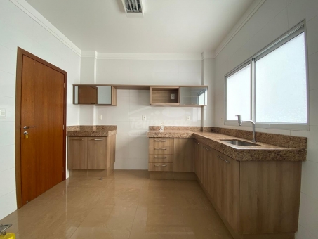 EXCELENTE APARTAMENTO CENTRAL