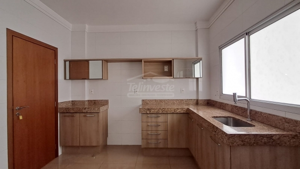 EXCELENTE APARTAMENTO CENTRAL