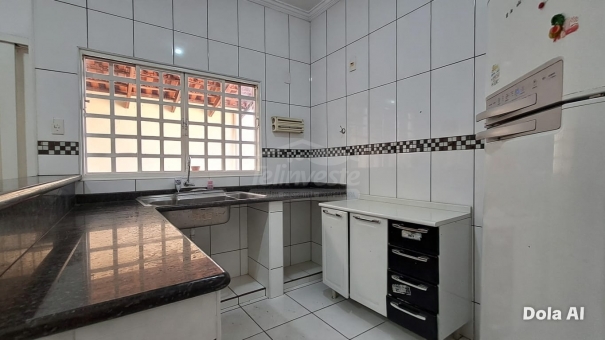 CASA COM PISCINA - JARDIM PANORAMA