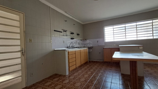 CASA COM PISCINA - MUARAMA