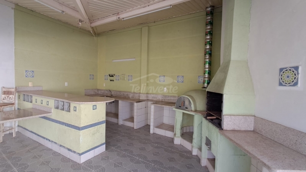 CASA COM PISCINA - MUARAMA
