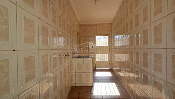 CASA COM PISCINA - MUARAMA
