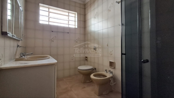 CASA COM PISCINA - MUARAMA