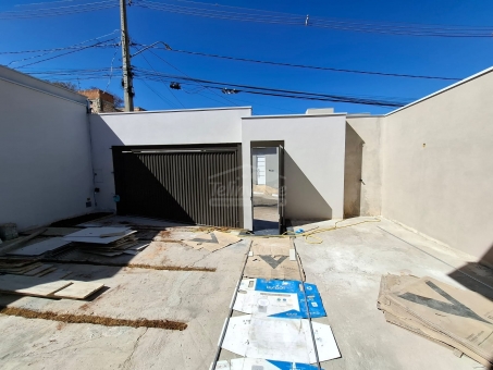 CASA NO BAIRRO AROEIRAS