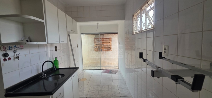 CASA A VENDA - BAIRRO CALIF&Oacute;RNIA 