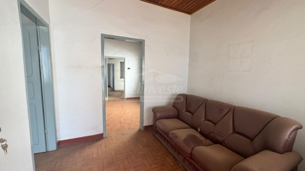 CASA A VENDA - CENTRO