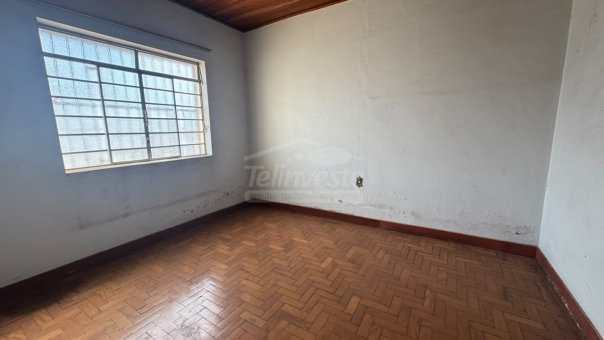 CASA A VENDA - CENTRO