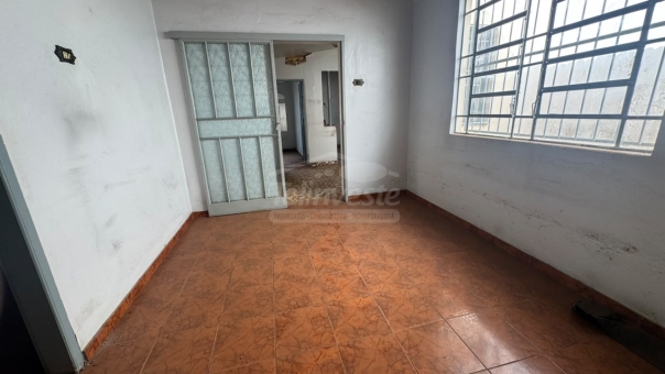 CASA A VENDA - CENTRO