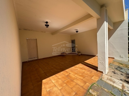 Casa &agrave; venda Centro Passos MG