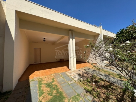 Casa &agrave; venda Centro Passos MG