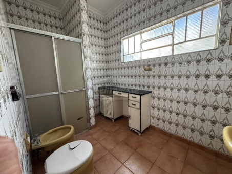 Casa &agrave; venda Centro Passos MG