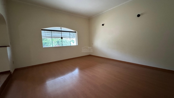 Excelente Casa a venda no Centro 