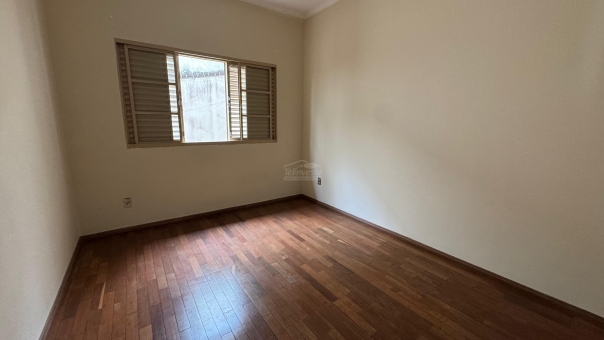 Excelente Casa a venda no Centro 