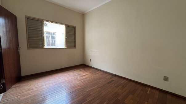 Excelente Casa a venda no Centro 