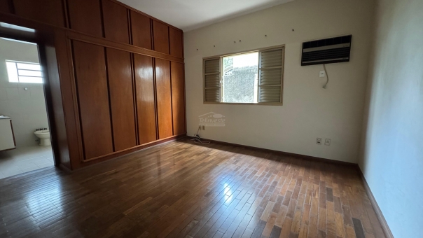 Excelente Casa a venda no Centro 