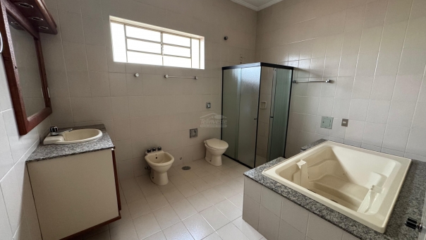 Excelente Casa a venda no Centro 