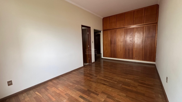 Excelente Casa a venda no Centro 