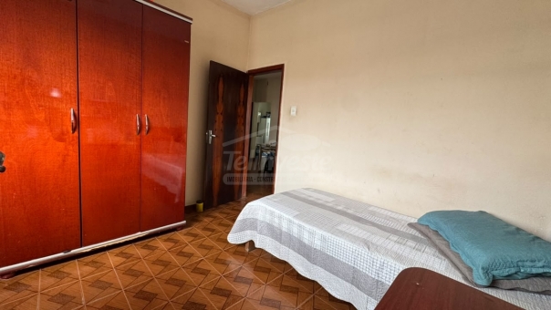 CASA A VENDA NO COLEGIO DE PASSOS