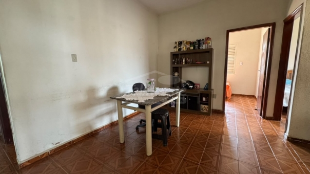 CASA A VENDA NO COLEGIO DE PASSOS