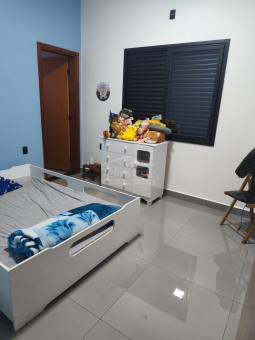 CASA NO ALTO DOS P&Aacute;SSAROS