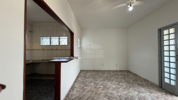 EXCELENTE CASA A VENDA - JARDIM PLANALTO