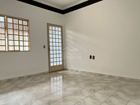 CASA NO BAIRRO NOSSA SRA APARECIDA