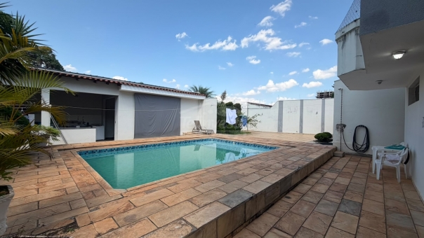 EXCELENTE CASA A VENDA - BAIRRO PENHA