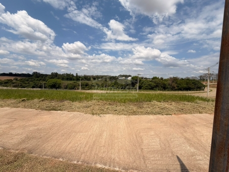LOTE A VENDA - COND VALE VERDE II