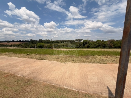 LOTE A VENDA - COND VALE VERDE II