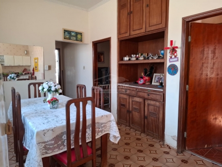 CASA &Agrave; VENDA NO CENTRO ? EXCELENTE LOCALIZA&Ccedil;&Atilde;O!