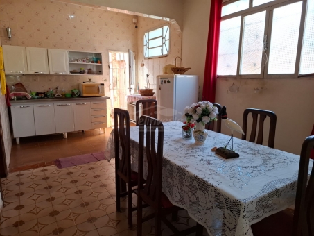 CASA &Agrave; VENDA NO CENTRO ? EXCELENTE LOCALIZA&Ccedil;&Atilde;O!