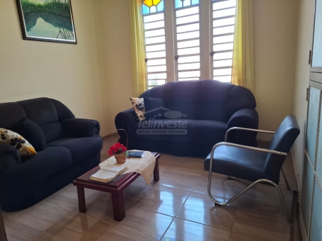 CASA &Agrave; VENDA NO CENTRO ? EXCELENTE LOCALIZA&Ccedil;&Atilde;O!