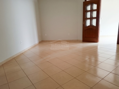 APARTAMENTO CENTRAL A VENDA