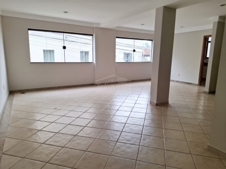 APARTAMENTO CENTRAL A VENDA