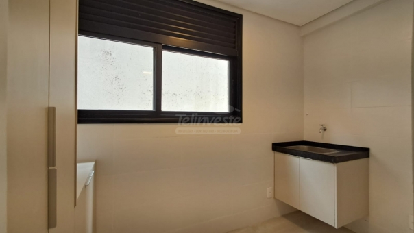EXCELENTE APARTAMENTO CENTRAL - 3 SU&Iacute;TES E PR&Eacute;DIO COM ELEVADOR