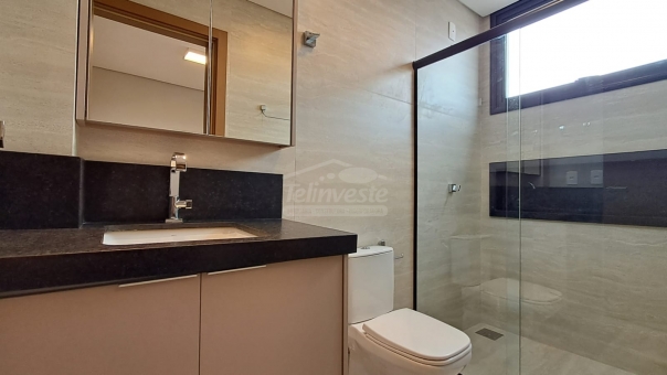 EXCELENTE APARTAMENTO CENTRAL - COM 3 SU&Iacute;TES E PREDIO COM ELEVADOR