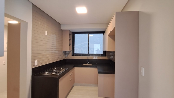 EXCELENTE APARTAMENTO CENTRAL - COM 3 SU&Iacute;TES E PREDIO COM ELEVADOR