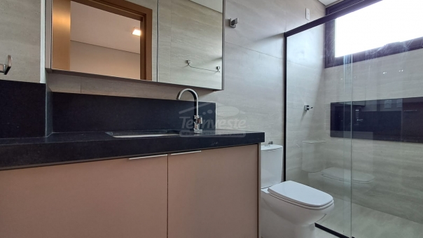 EXCELENTE APARTAMENTO CENTRAL - 3 SU&Iacute;TES E PR&Eacute;DIO COM ELEVADOR