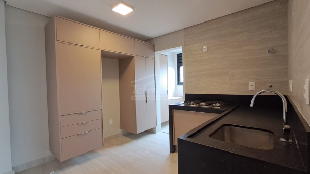 EXCELENTE APARTAMENTO CENTRAL - 3 SU&Iacute;TES E PR&Eacute;DIO COM ELEVADOR