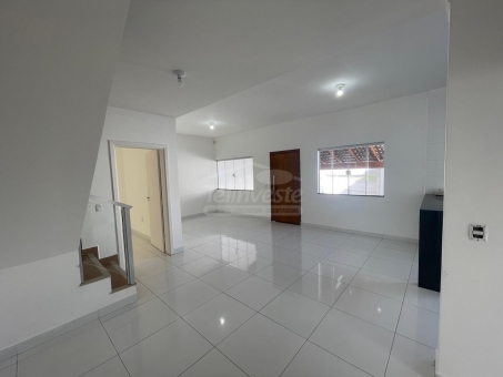 Casa no Parque das Aroeiras 