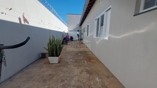 CASA NO JARDIM CANADA