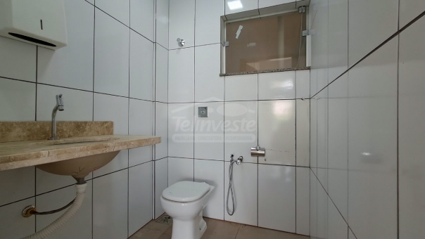 Comodo comercial - Parque das Aroeiras 