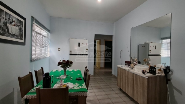 CASA - PROXIMO AO CENTRO