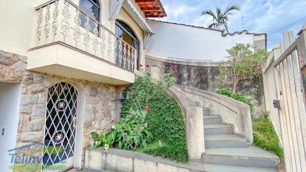 CASA NO BAIRRO CENTRO 