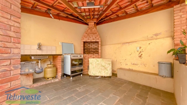 CASA NO BAIRRO CENTRO 