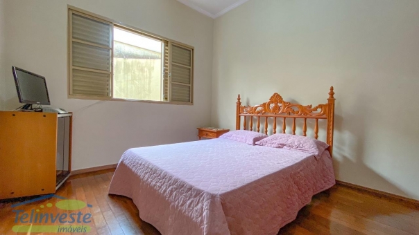 CASA NO BAIRRO CENTRO 