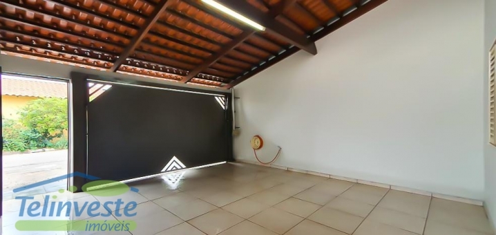 Casa com c&ocirc;modo comercial - Nossa Senhora Aparecida