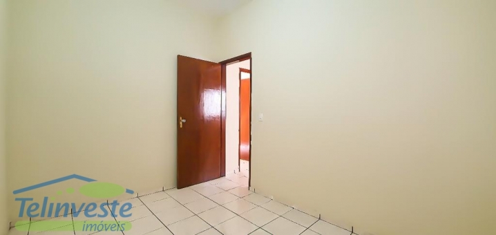 Casa com c&ocirc;modo comercial - Nossa Senhora Aparecida