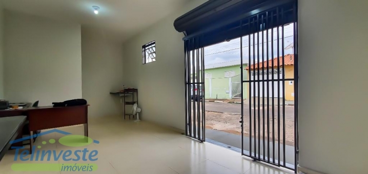 Casa com c&ocirc;modo comercial - Nossa Senhora Aparecida